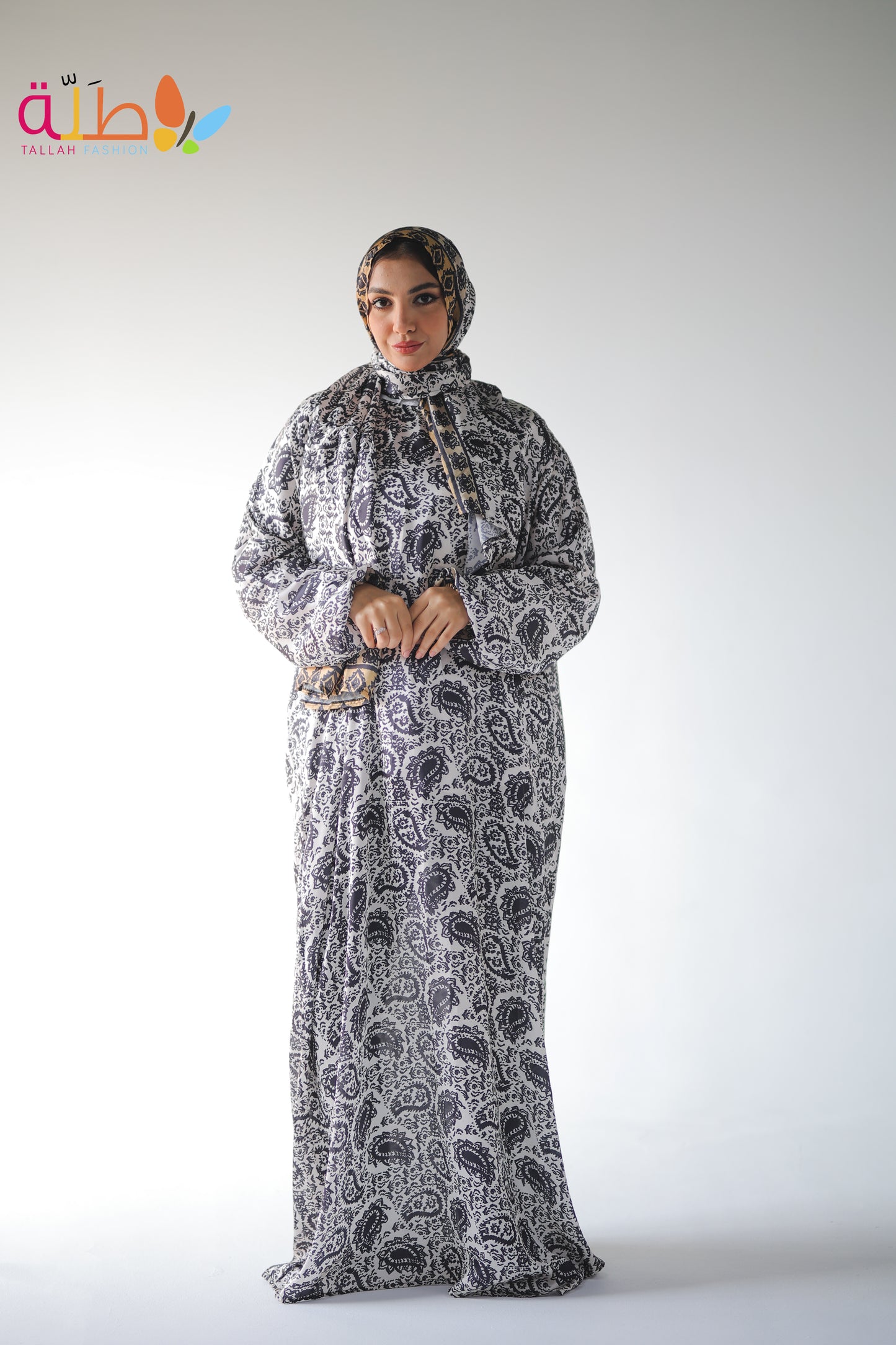 Isdal Satin - white & black dots