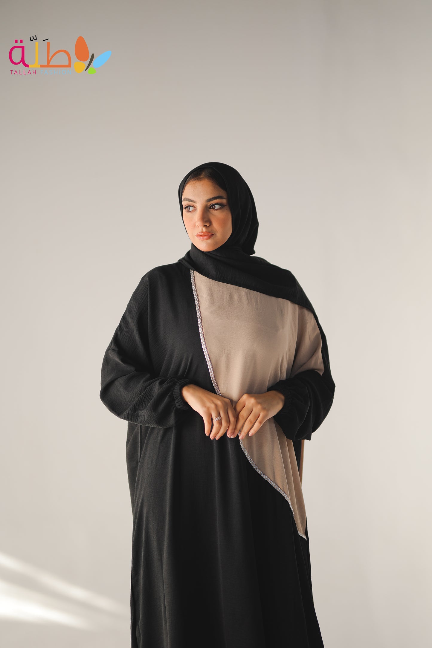 CY Isdal - black & cream