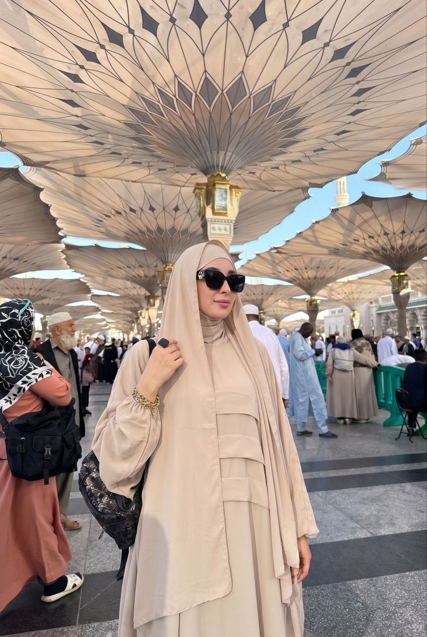Omrah harir abaya