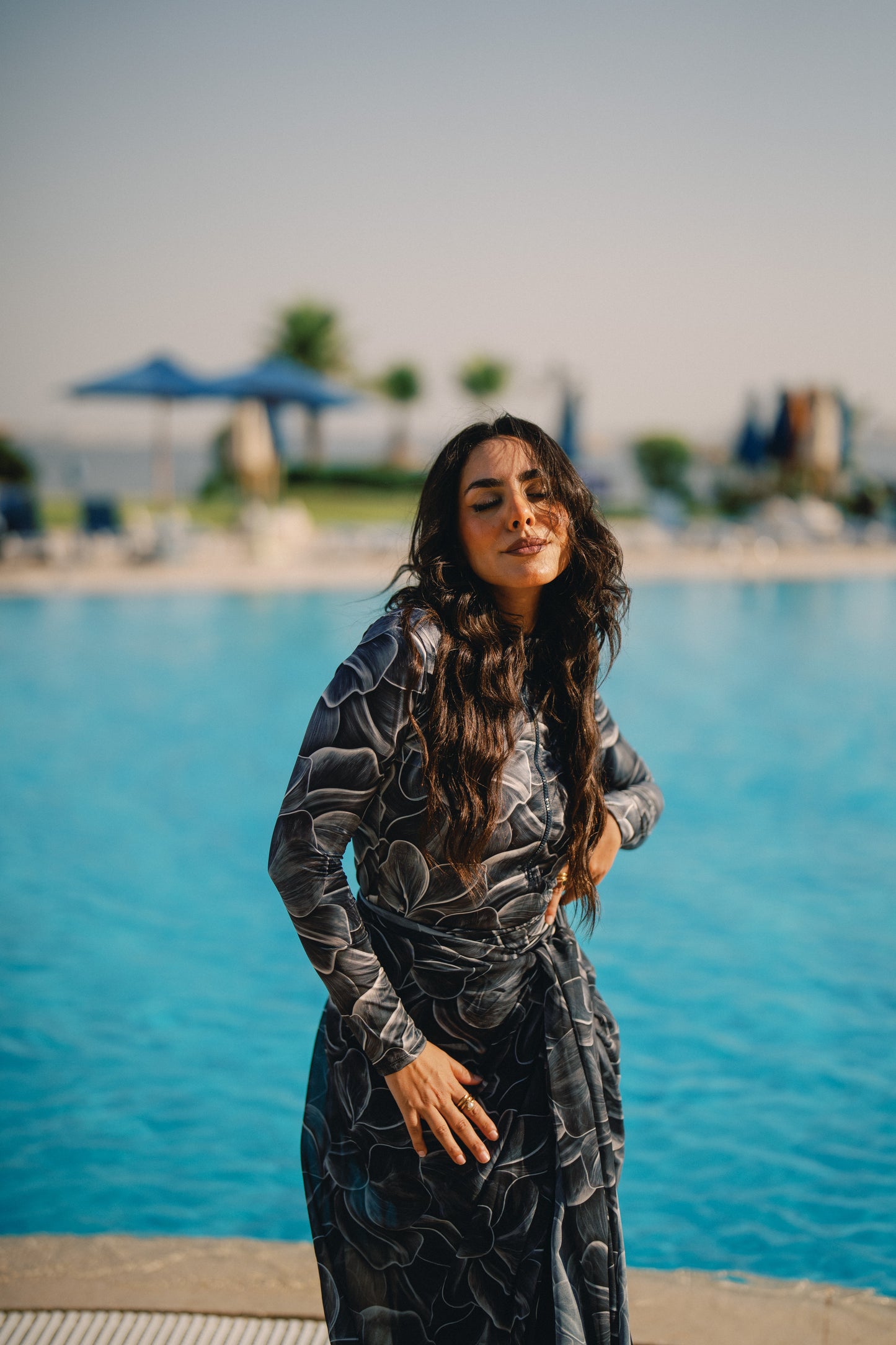 Burkini - black & white shells