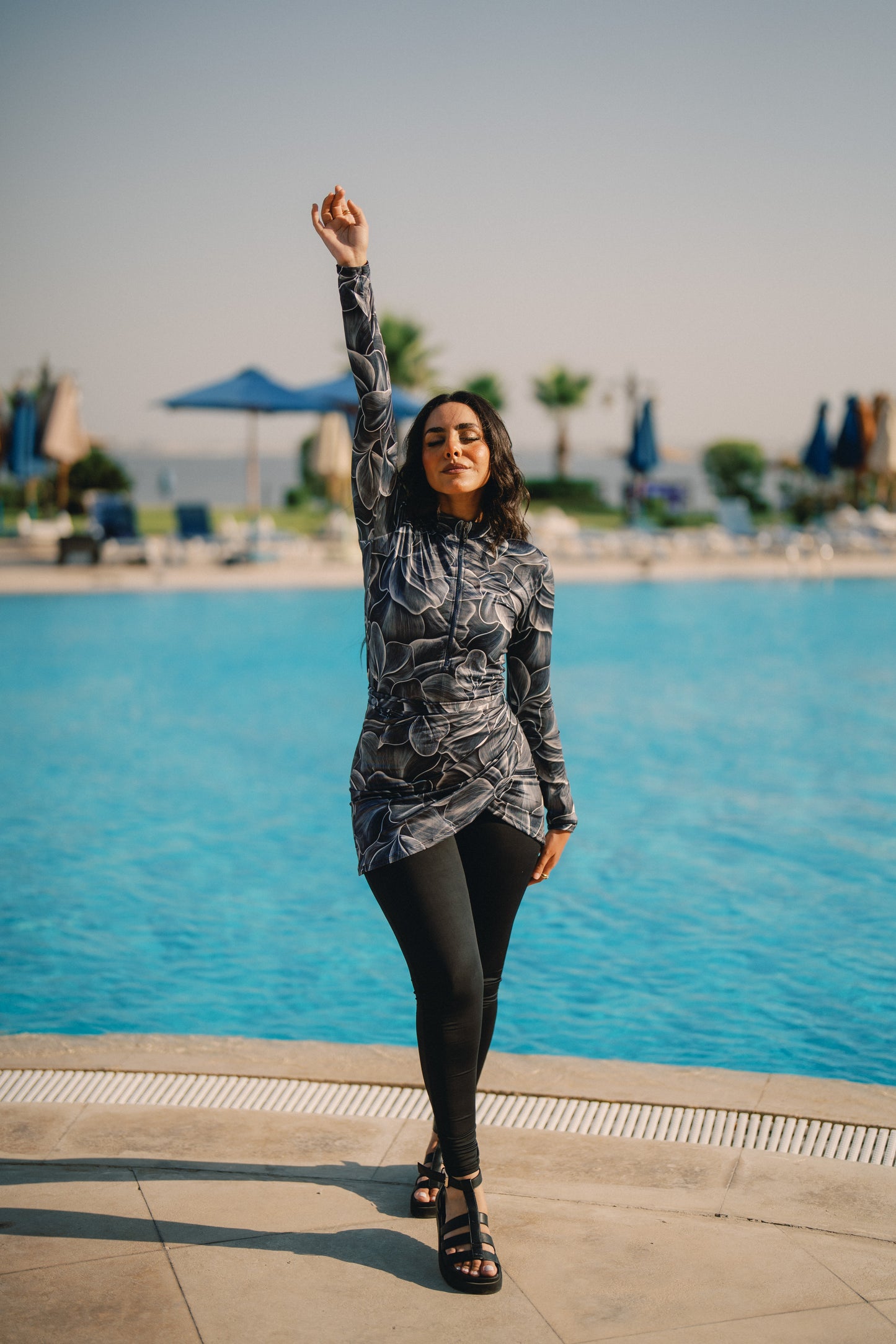 Burkini - black & white shells