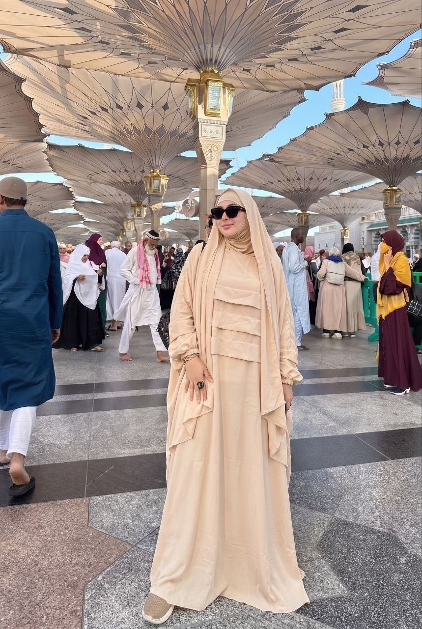 Omrah harir abaya
