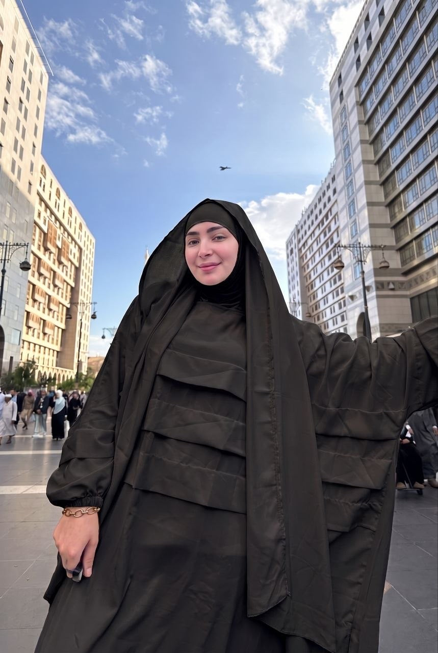 Omrah harir abaya