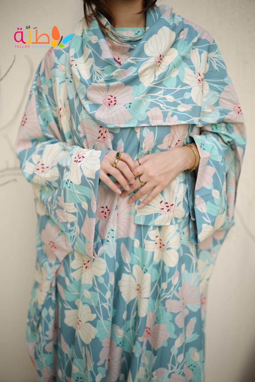Isdal - calm blue pink roses