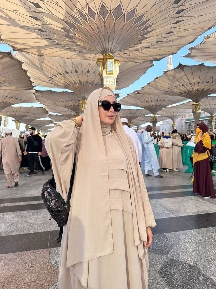 Omrah harir abaya