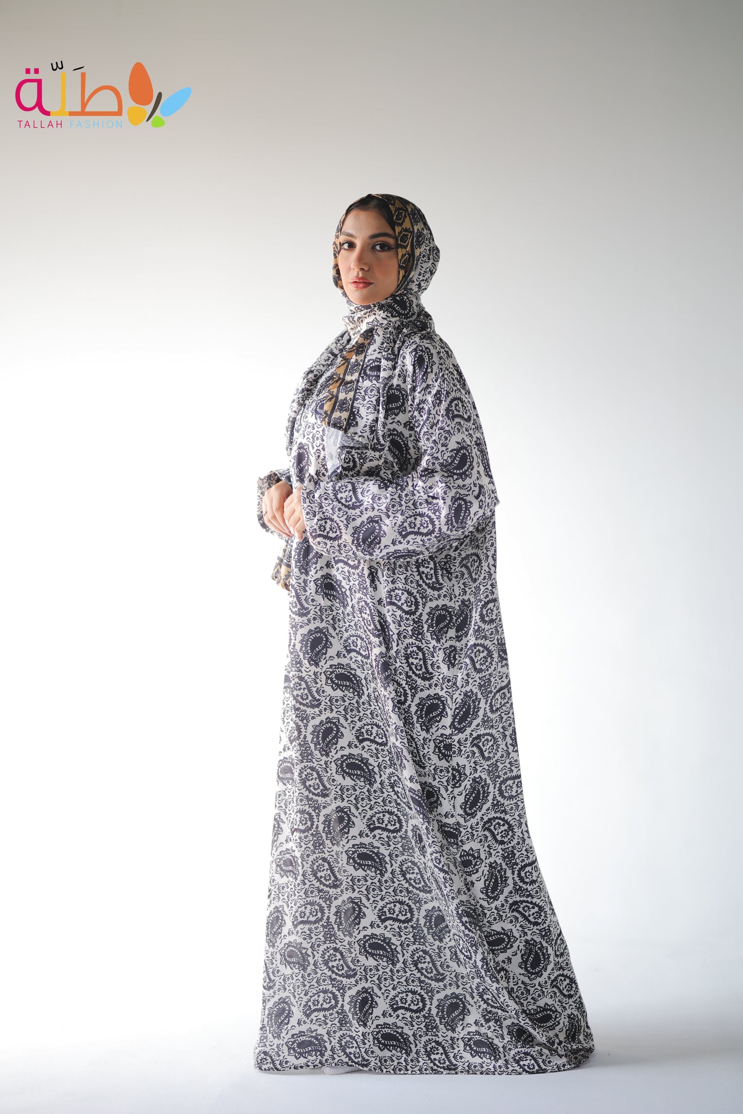 Isdal Satin - white & black dots