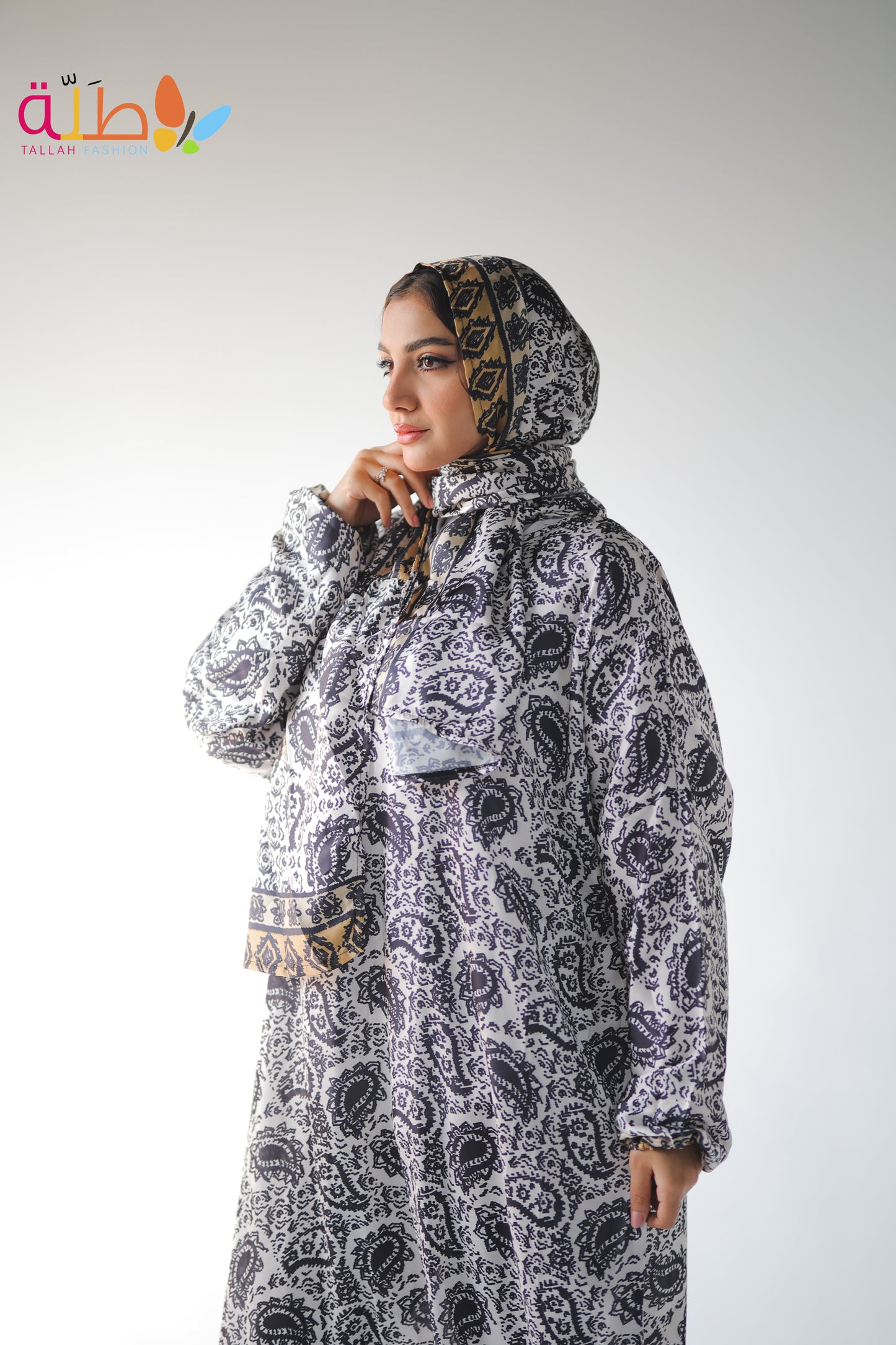 Isdal Satin - white & black dots