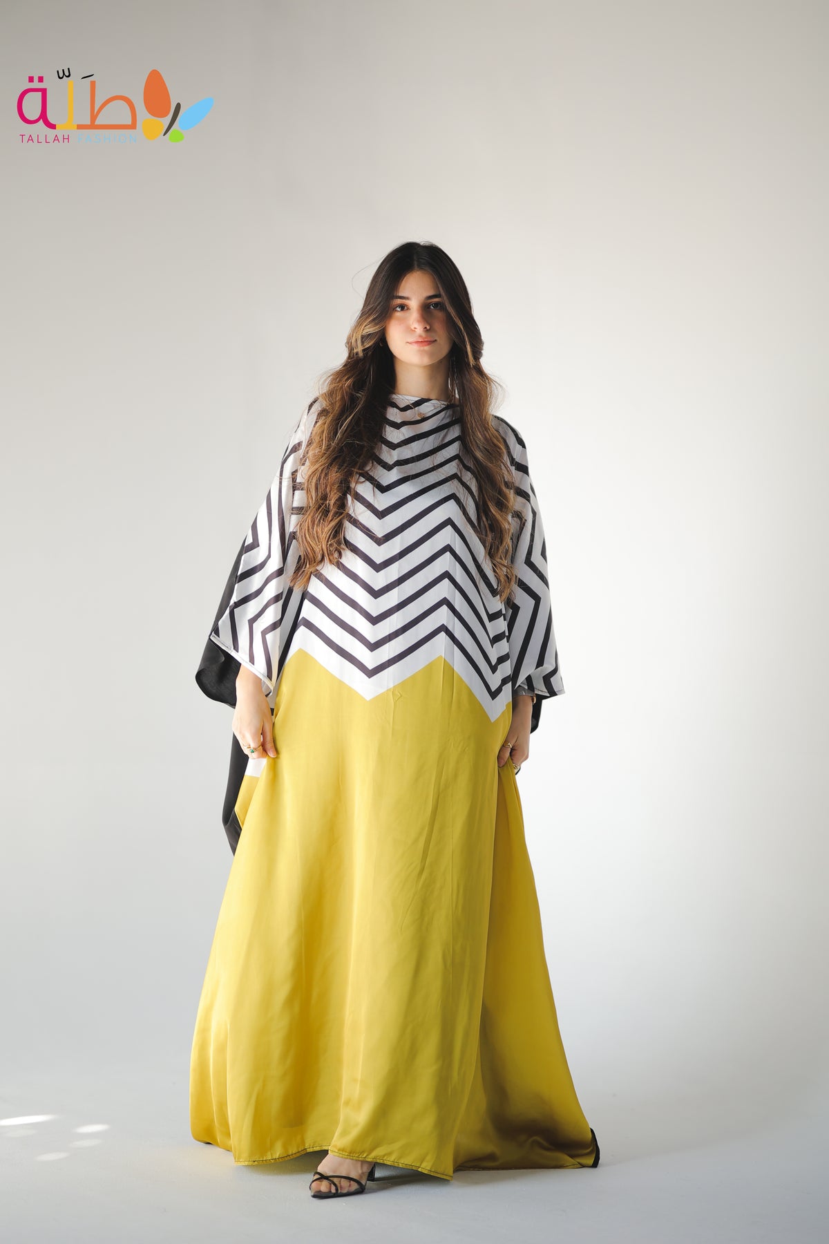 Abaya Mix Satin and viscose - yellow, black & white zigzag pattern