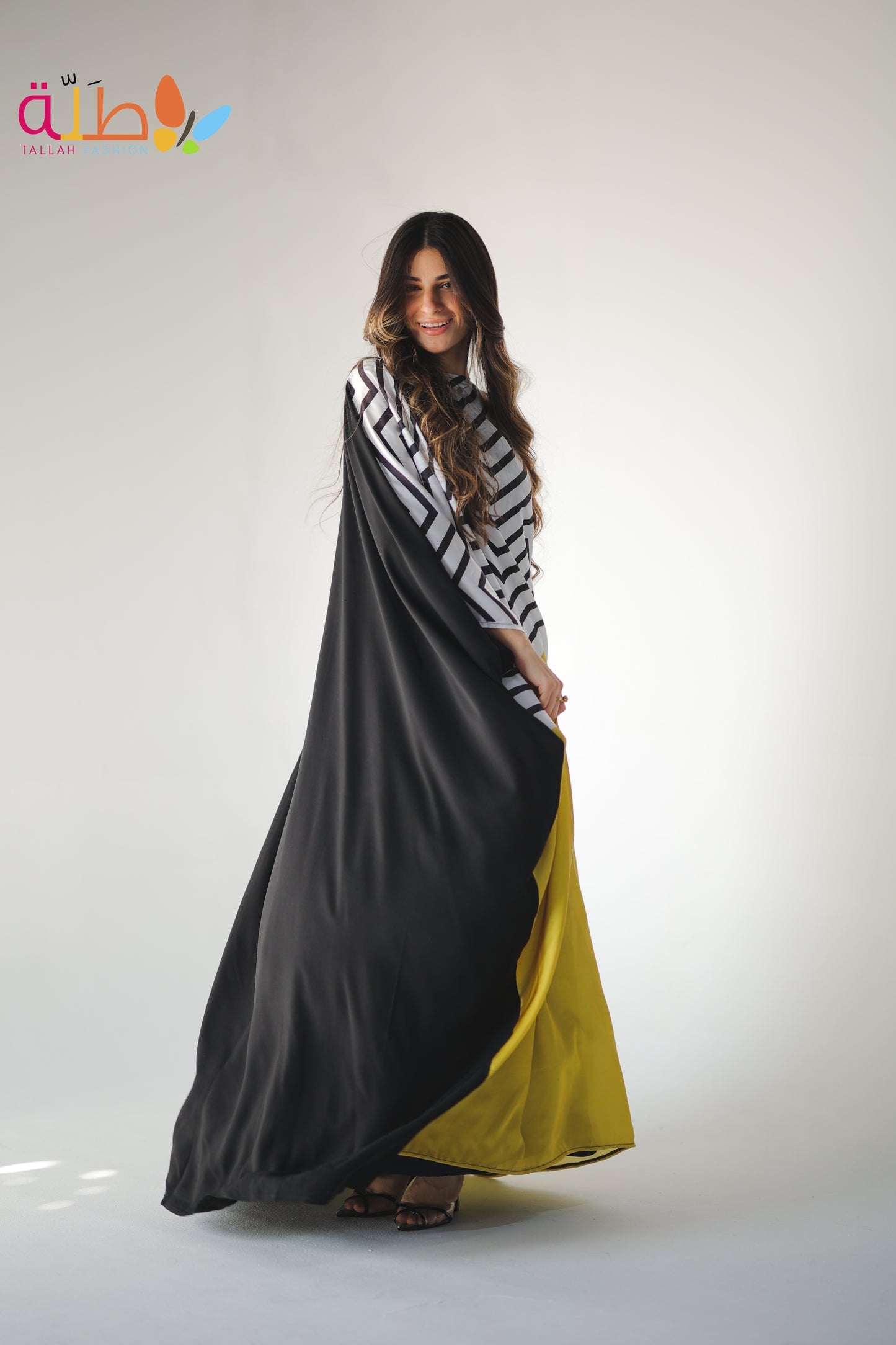 Abaya Mix Satin and viscose - yellow, black & white zigzag pattern