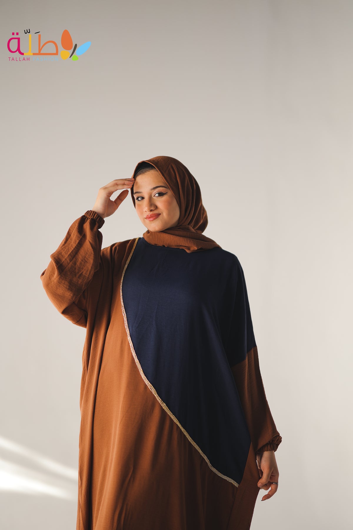 Isdal — CY — Rust, navy panel trim