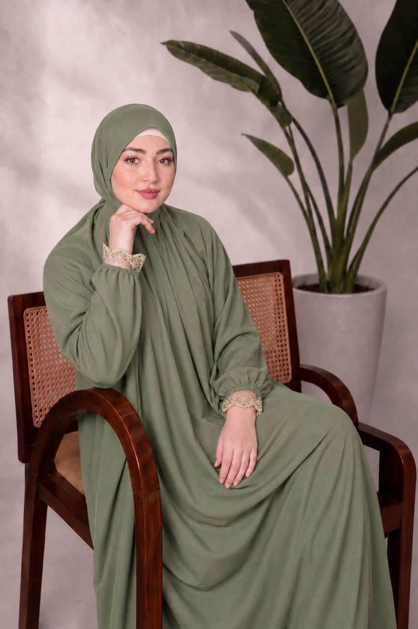 Indonesian Isdal — Viscose — Sage green, lace cuff trim