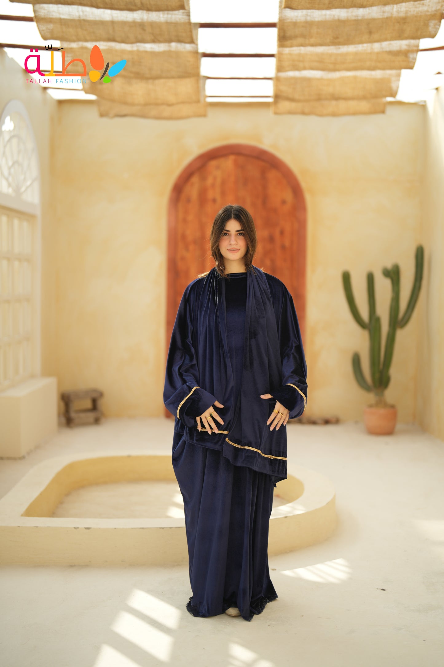 Isdal - dark blue with gold outlines