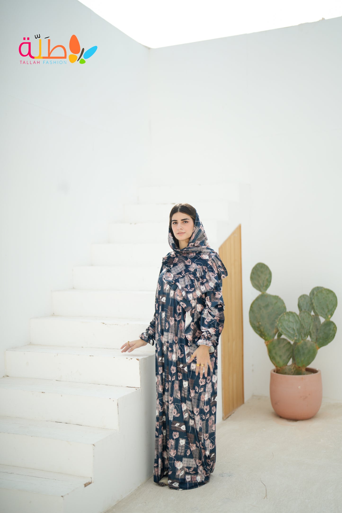 Isdal - Calm blue floral design
