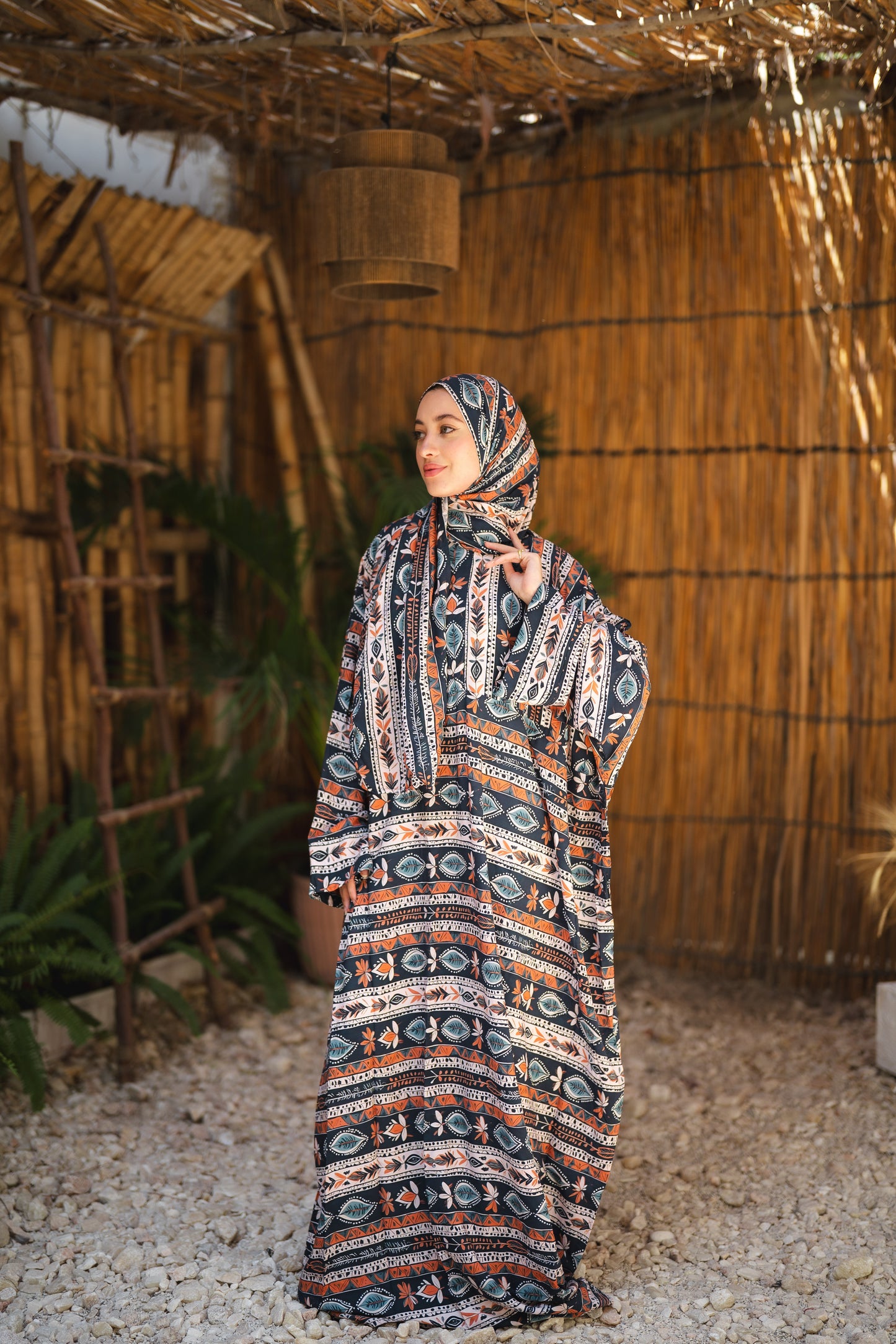 Isdal viscose - orange flowers