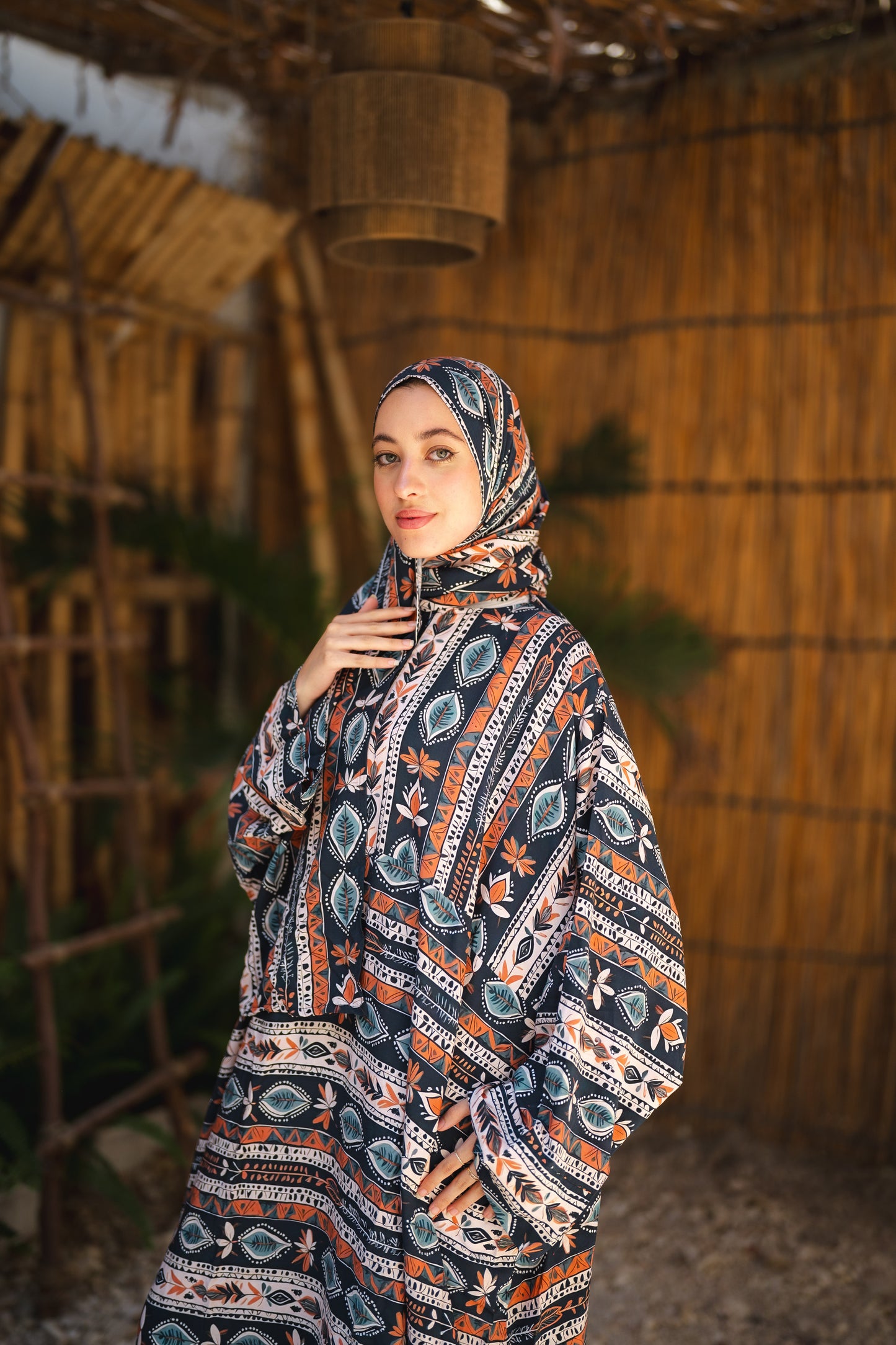 Isdal viscose - orange flowers