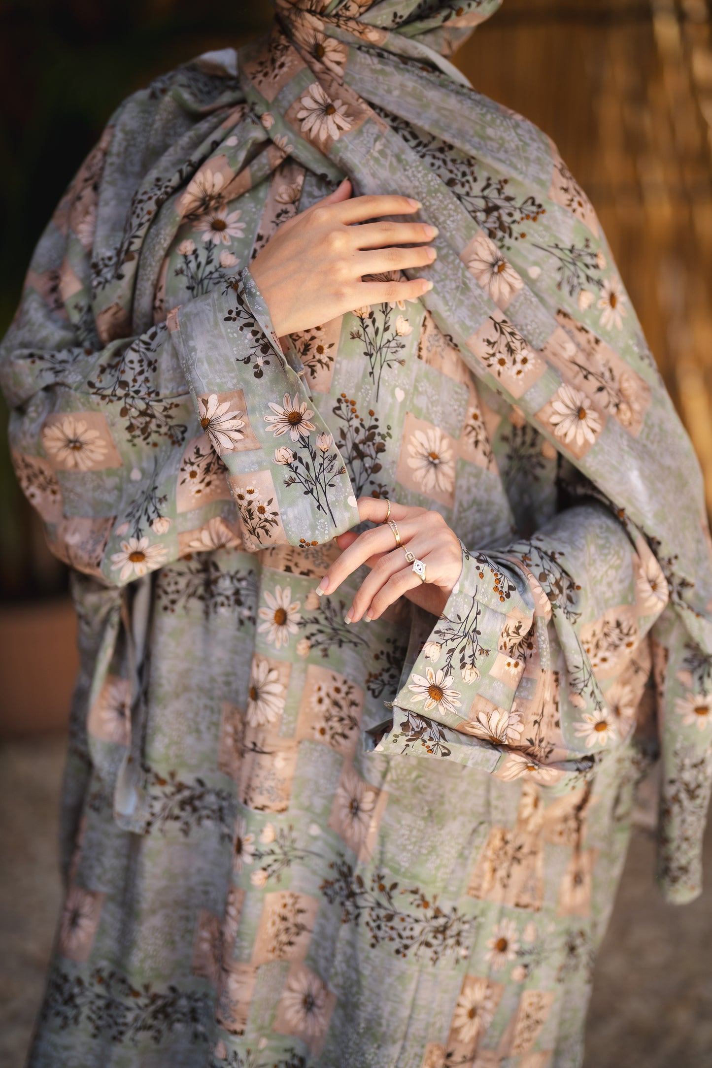 Isdal viscose - lightdark blossom