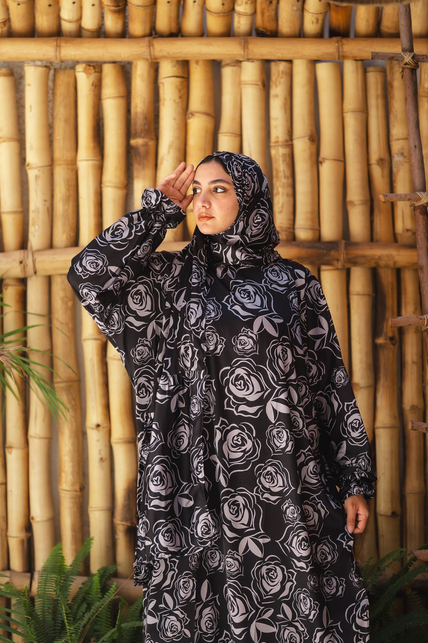 Isdal satin - black n white