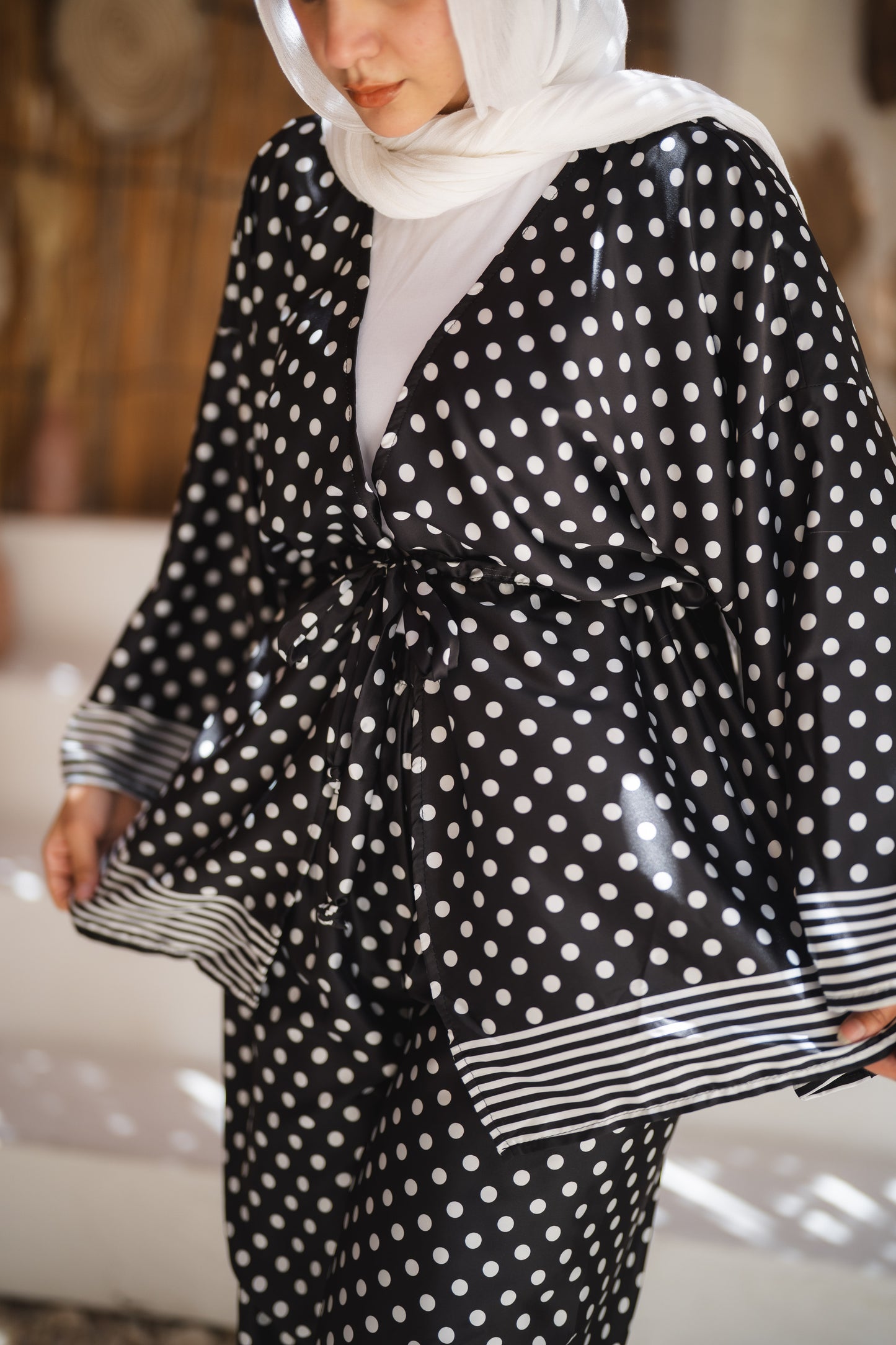 suit satin - black dots