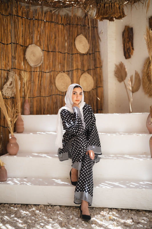 suit satin - black dots
