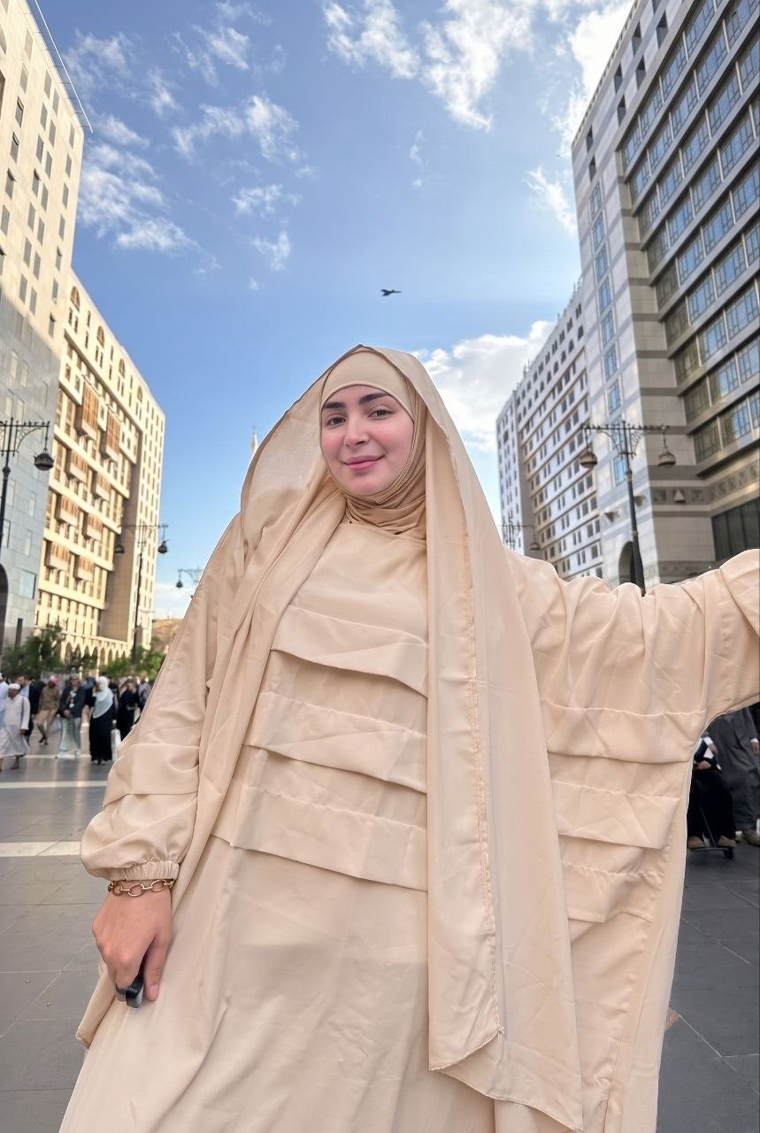 Omrah harir abaya