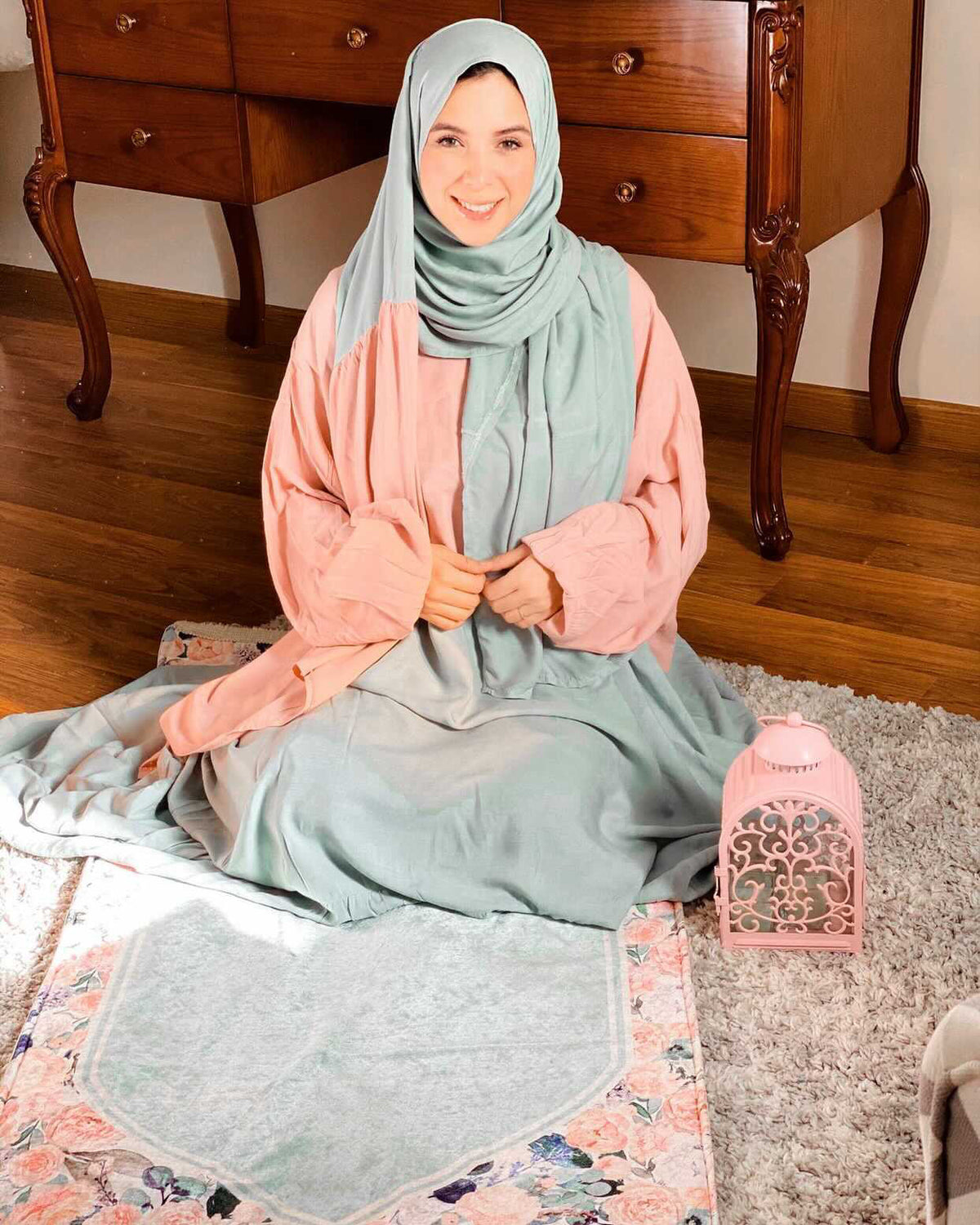 Isdal — Viscose — Sage green & blush pink, colour-block