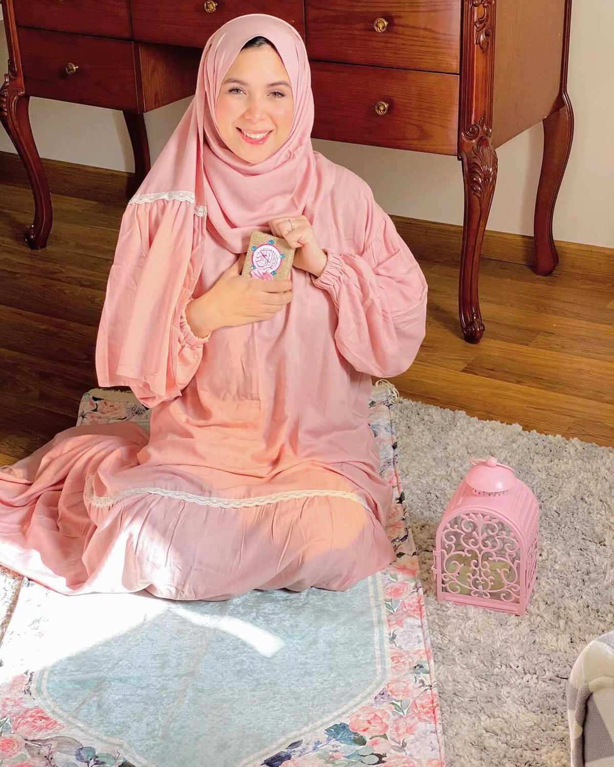 Isdal — Viscose — Blush pink, lace trim