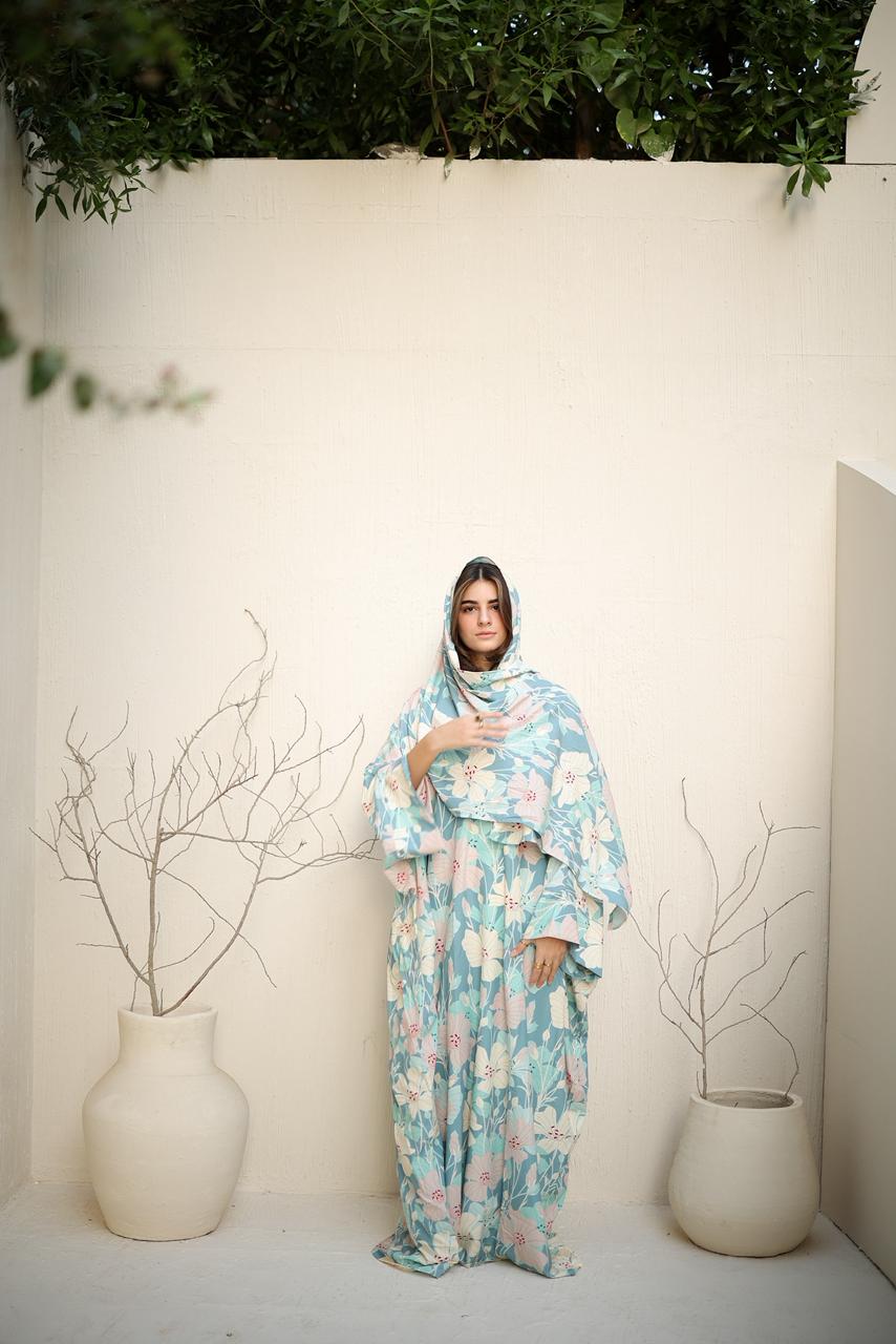 Malhafa soft - baby blue & white flowers
