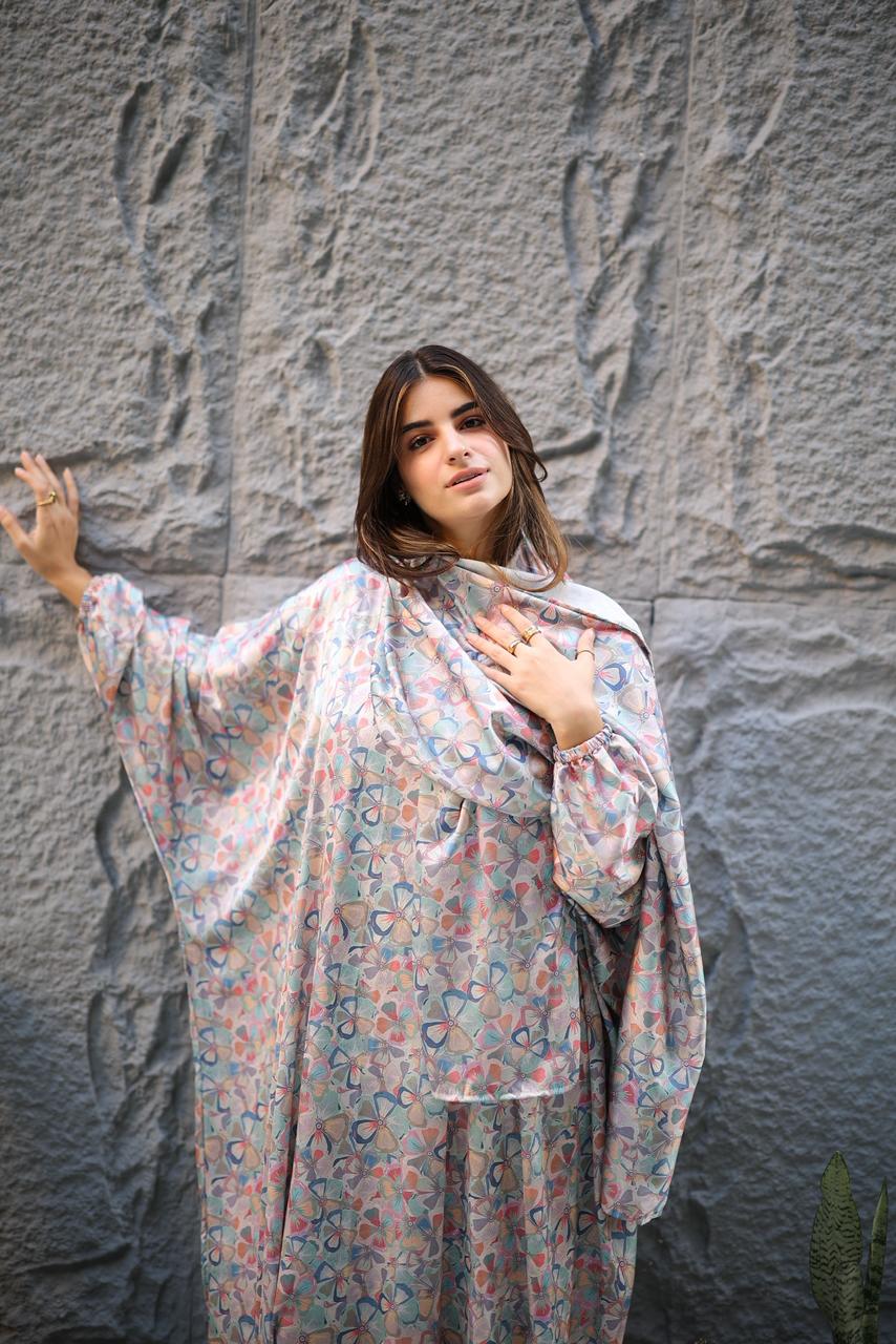 Malhafa satin - small triangles