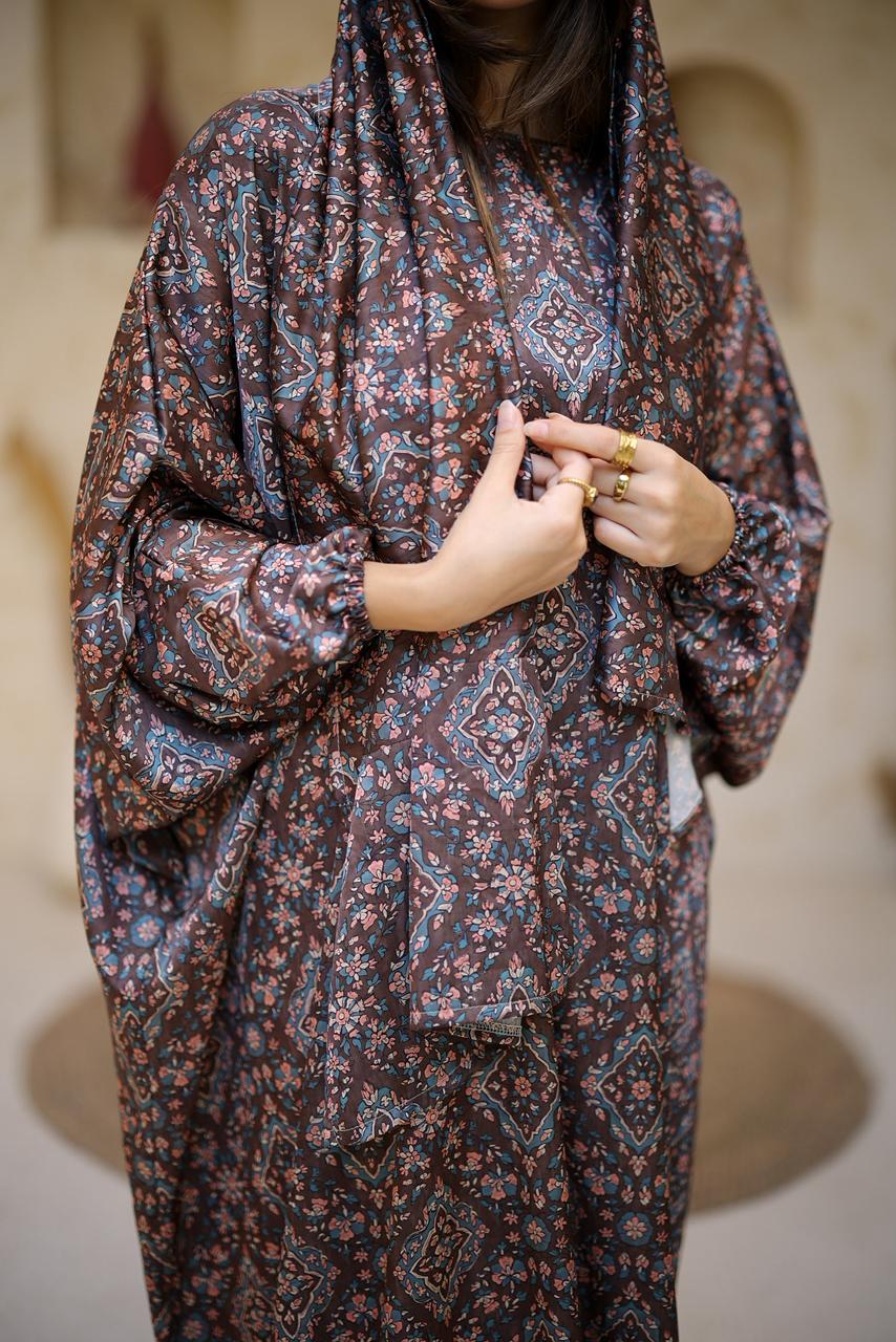 Malhafa satin -  square pattern