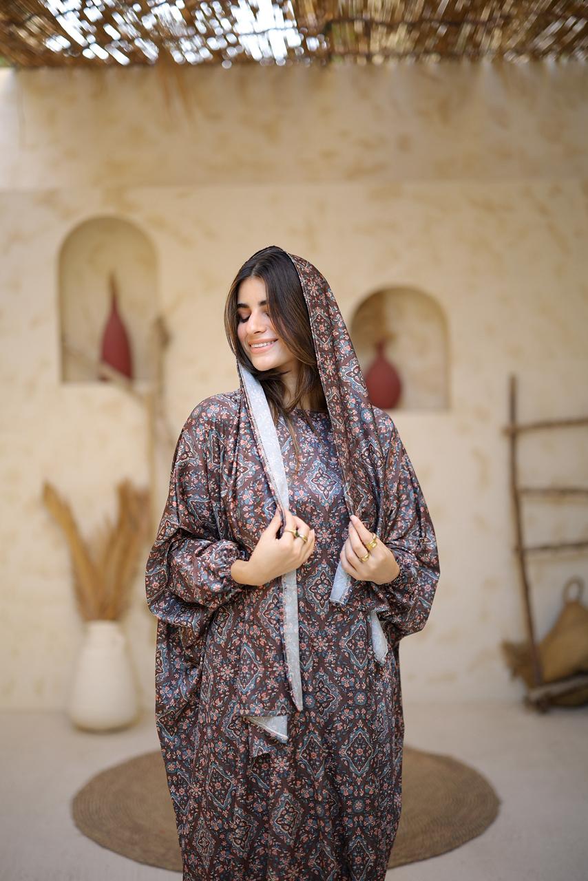 Malhafa satin -  square pattern