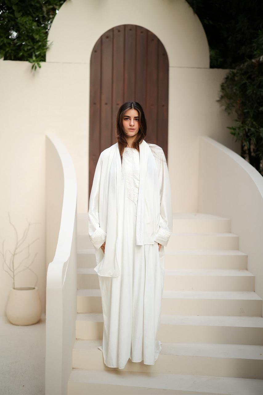 isdal - classic pure white