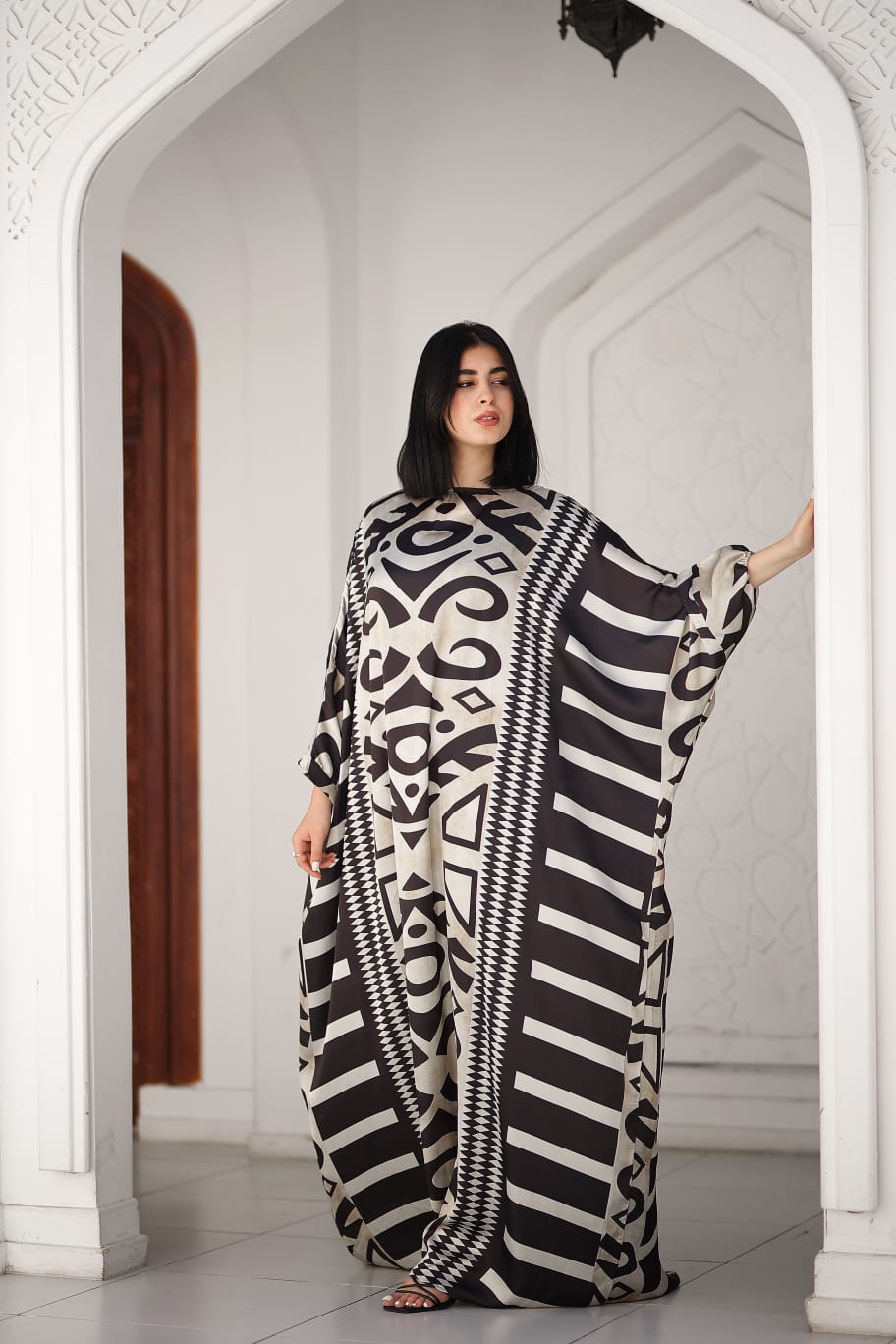 malhafa - cream & black