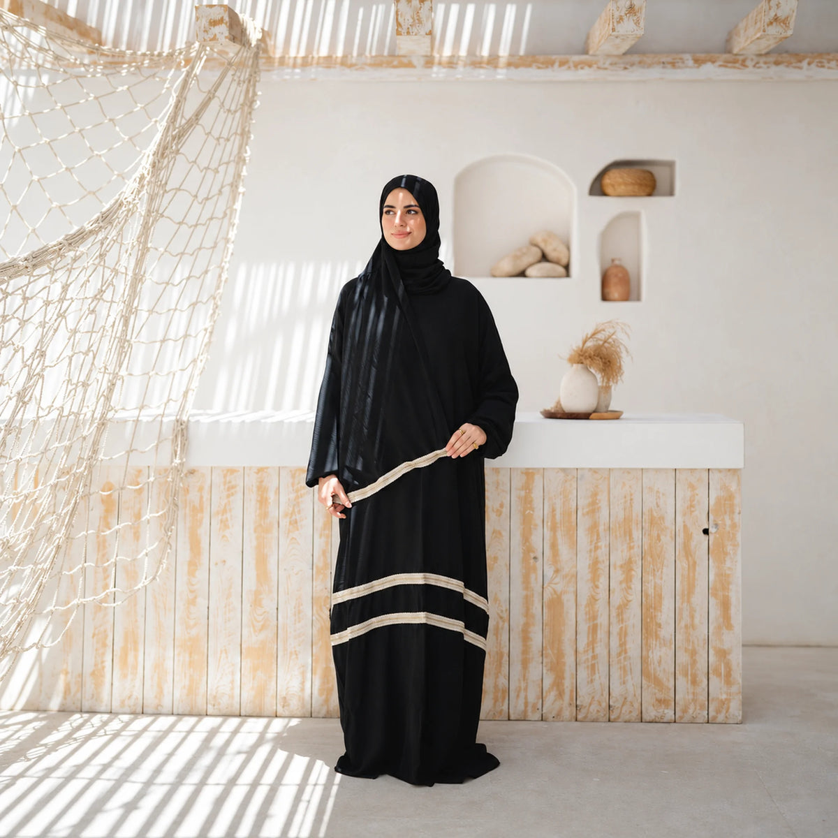 Isdal — CY — Black, gold stripe hem