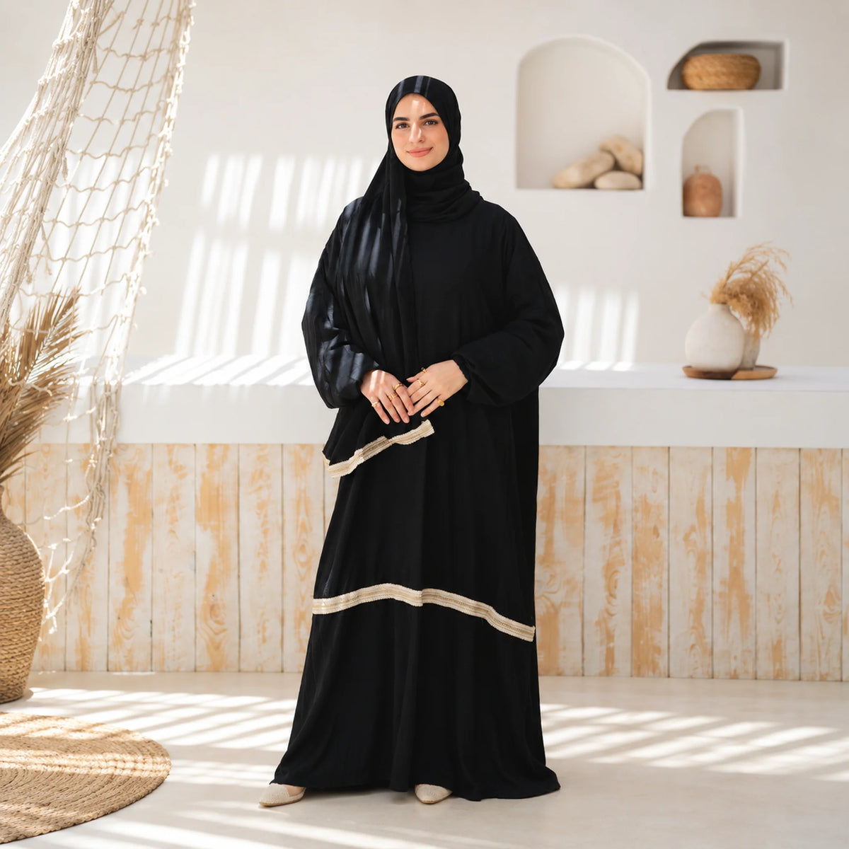 Isdal — CY — Black, gold stripe hem