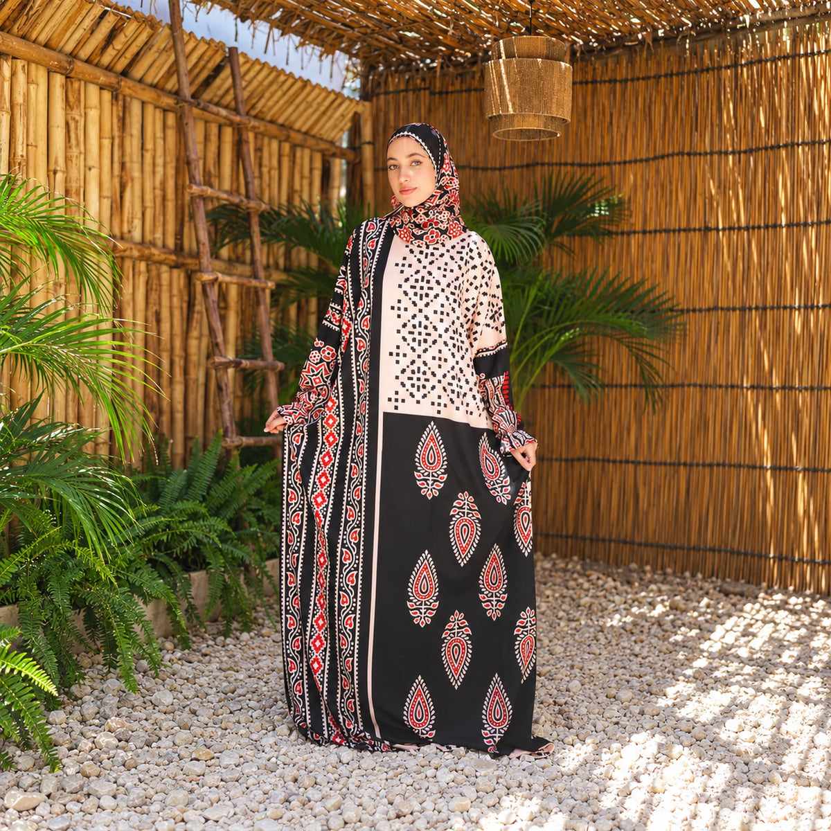 Isdal in Soft Mabrad in Black & blush, mixed ornamental print with matching veil, gallery view 3.