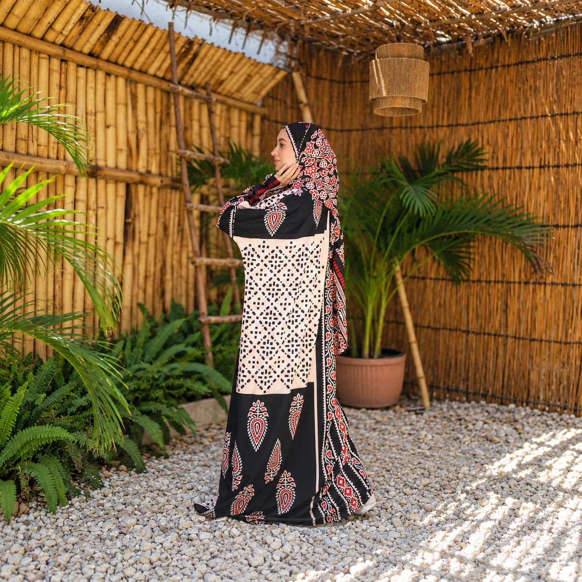 Isdal in Soft Mabrad in Black & blush, mixed ornamental print with matching veil, gallery view 5.