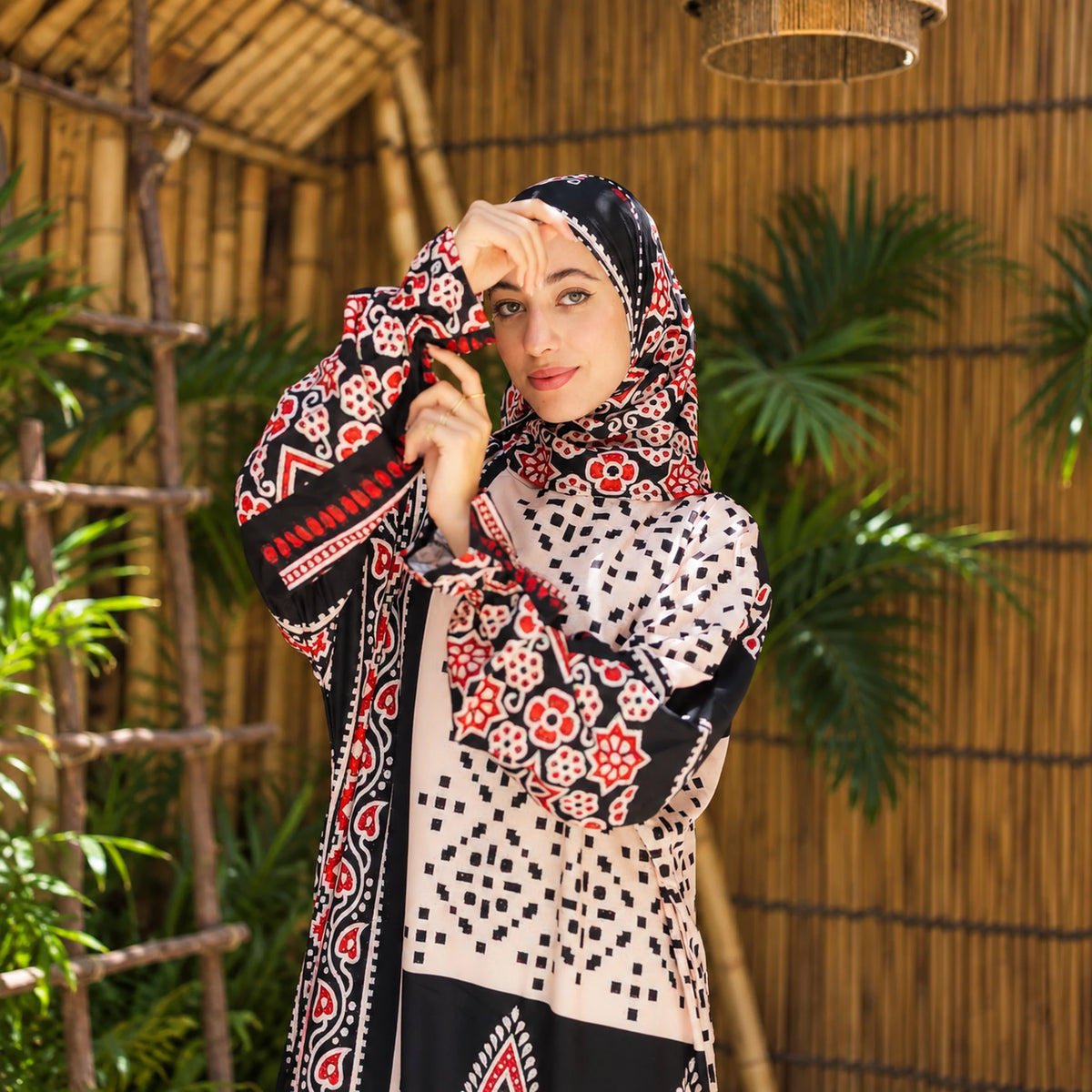 Isdal in Soft Mabrad in Black & blush, mixed ornamental print with matching veil, gallery view 6.