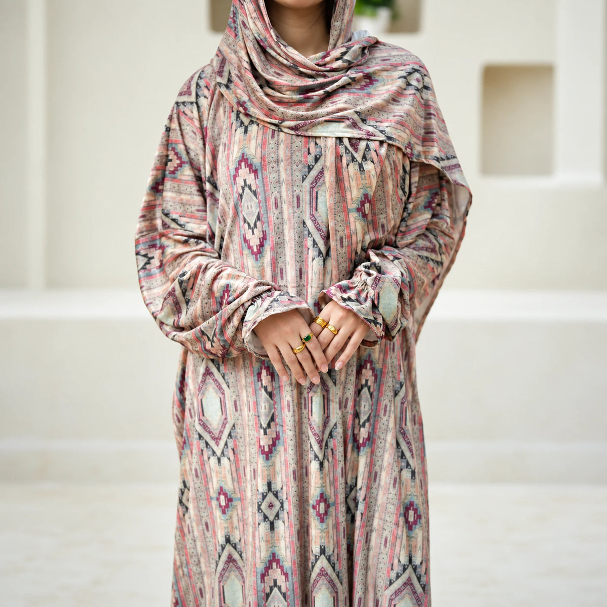 Tallah Beige & brown, geometric print Velvet Isdal with matching veil, product view 3.
