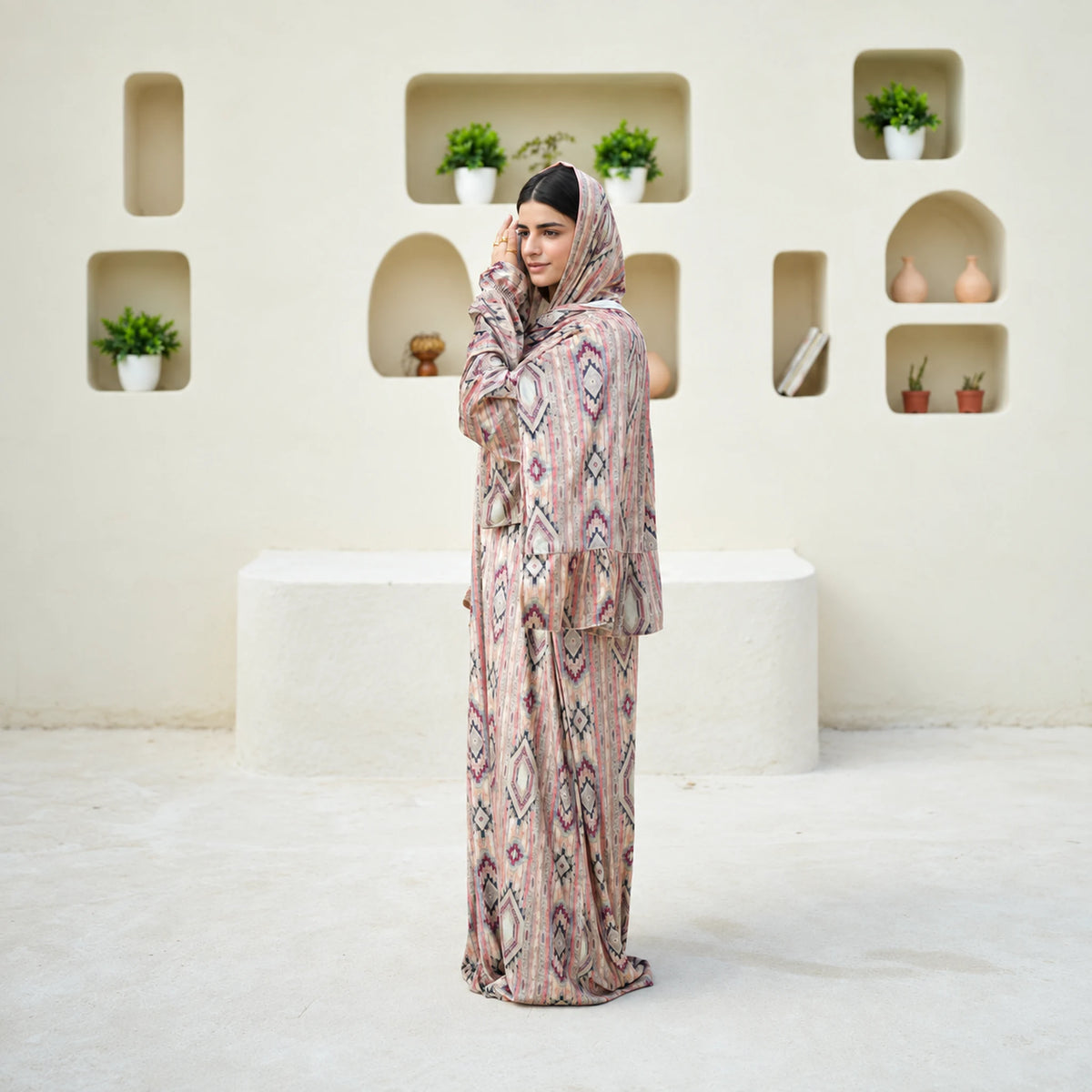 Tallah Beige & brown, geometric print Velvet Isdal with matching veil, product view 5.