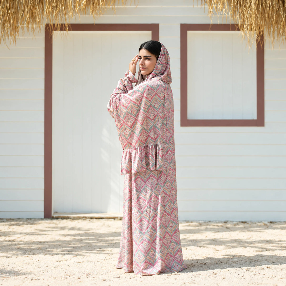 Tallah Pink & grey, geometric print Velvet Isdal with matching veil, product view 3.