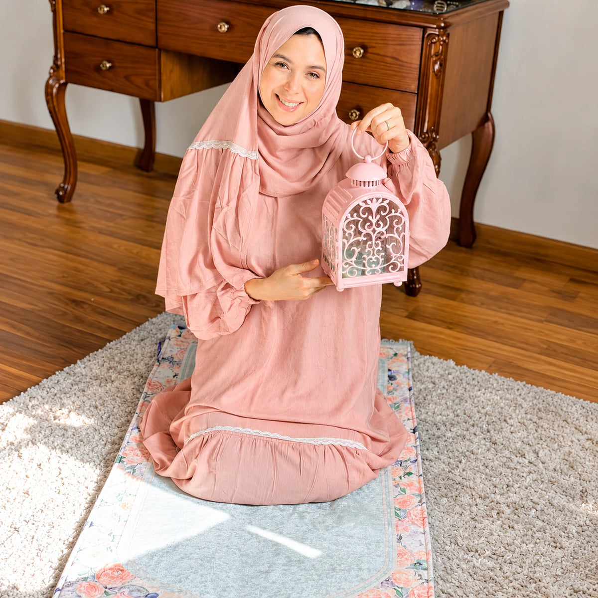 Tallah Isdal, Viscose, Blush pink, lace trim, gallery photo 2.