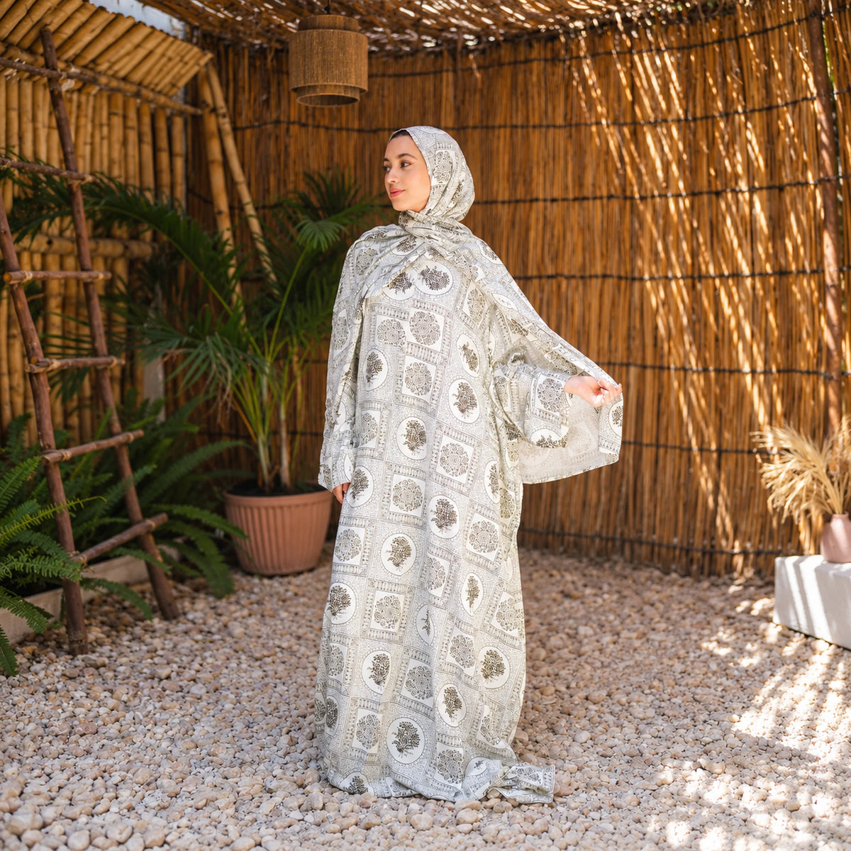 Tallah Isdal, Viscose, Ivory & grey, medallion print, gallery photo 1.