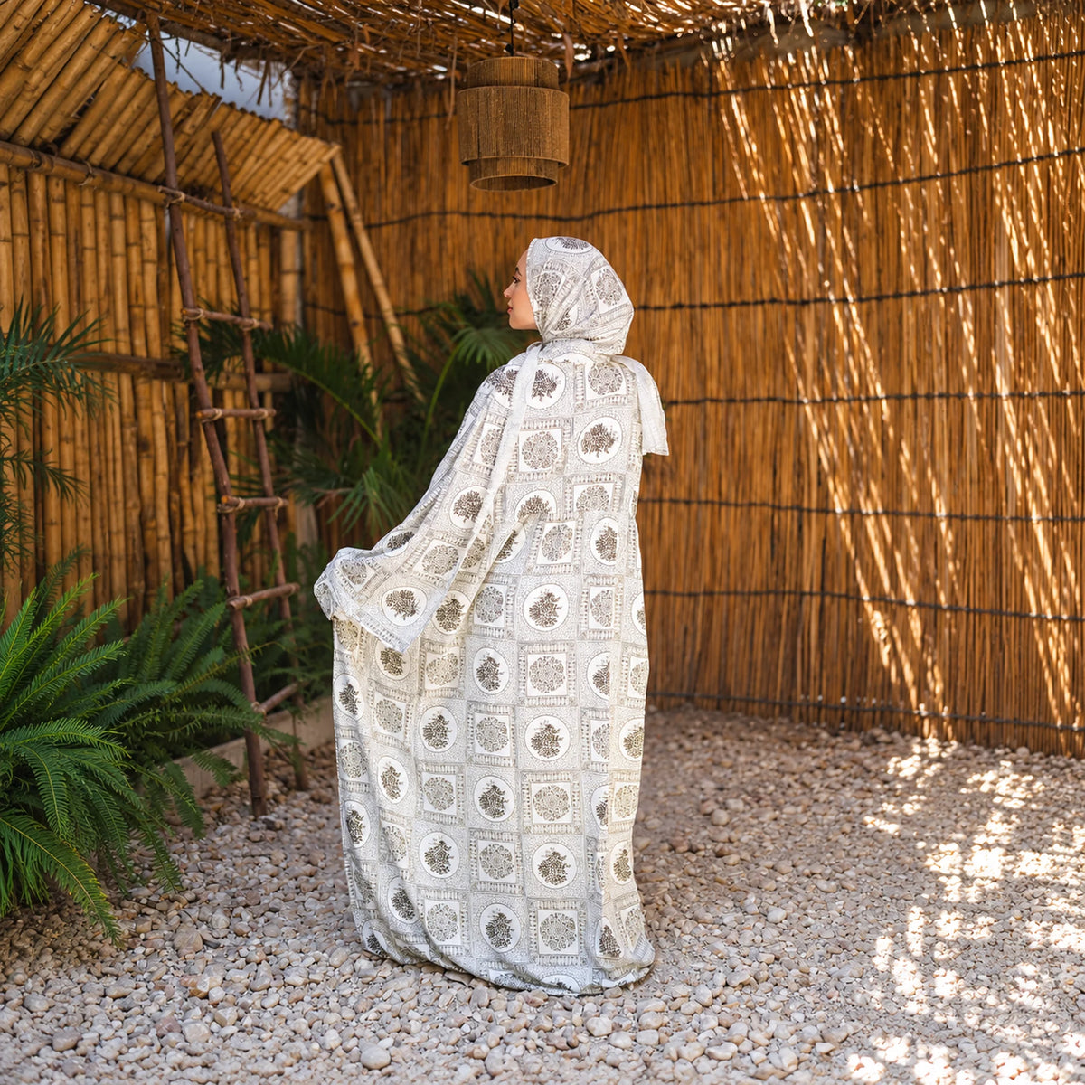 Tallah Isdal, Viscose, Ivory & grey, medallion print, gallery photo 4.