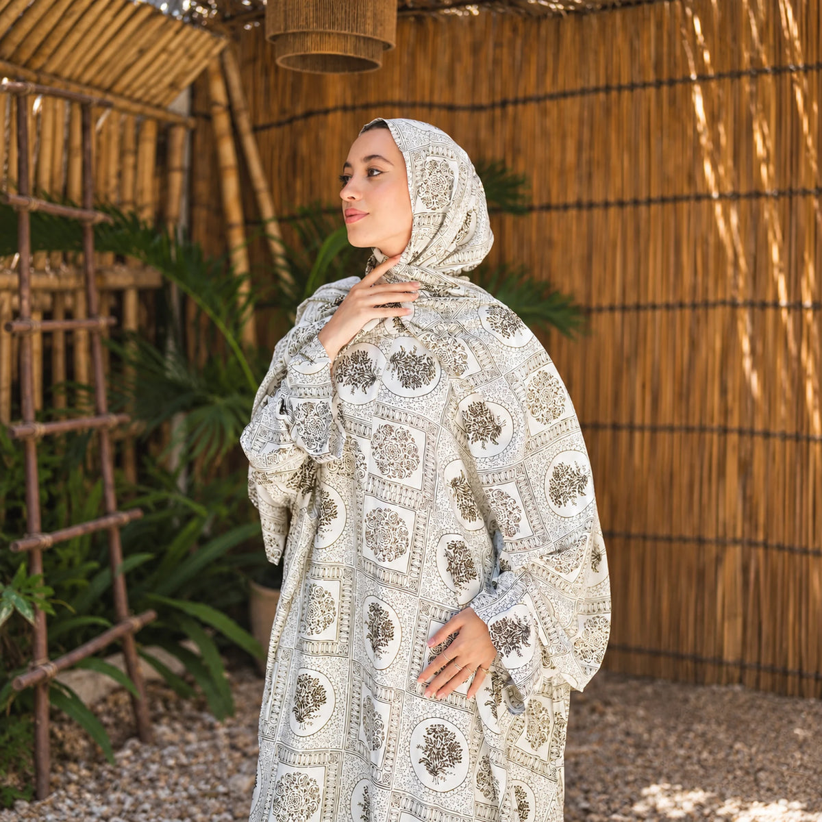 Tallah Isdal, Viscose, Ivory & grey, medallion print, gallery photo 7.