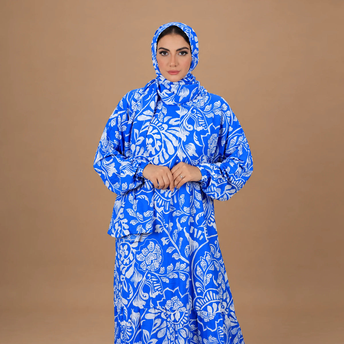 Tallah Isdal, Viscose, Royal blue & white, floral print, gallery photo 1.