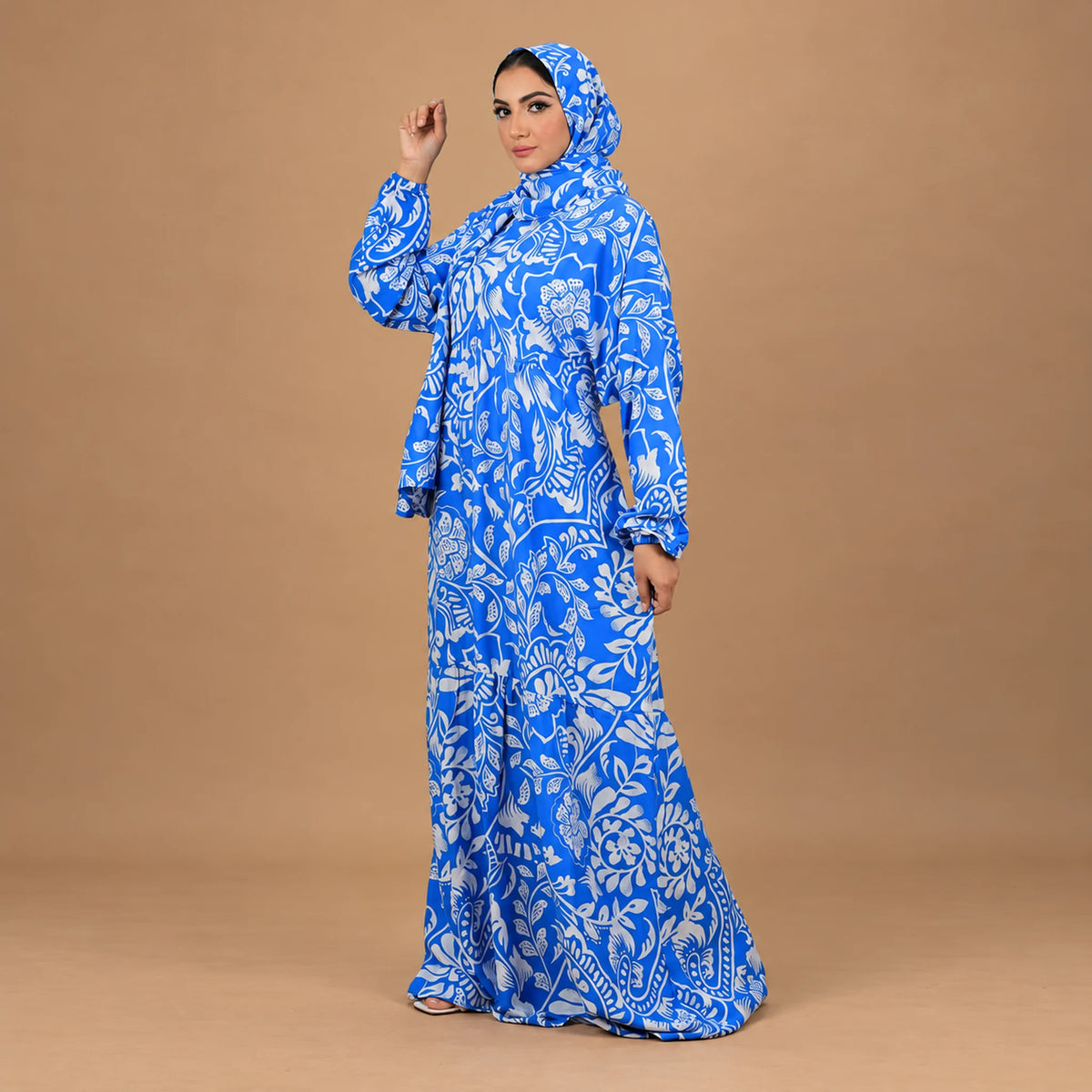 Tallah Isdal, Viscose, Royal blue & white, floral print, gallery photo 2.