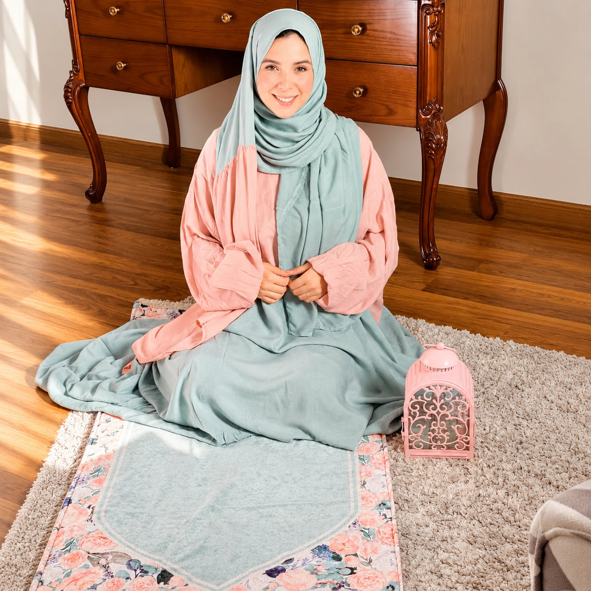 Tallah Isdal, Viscose, Sage green & blush pink, colour-block, gallery photo 2.